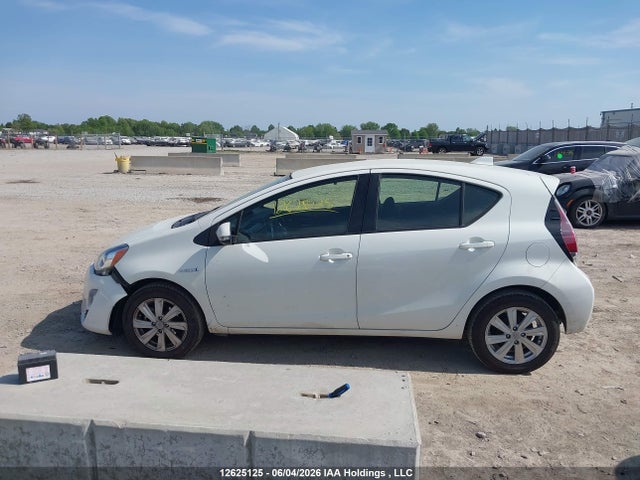 12625125 :رقم المزاد ، JTDKDTB34G1116358 vin ، 2016 Toyota Prius C مزاد بيع