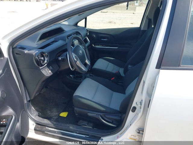 12625125 :رقم المزاد ، JTDKDTB34G1116358 vin ، 2016 Toyota Prius C مزاد بيع