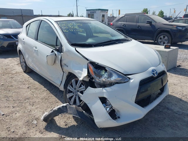 12625125 :رقم المزاد ، JTDKDTB34G1116358 vin ، 2016 Toyota Prius C مزاد بيع