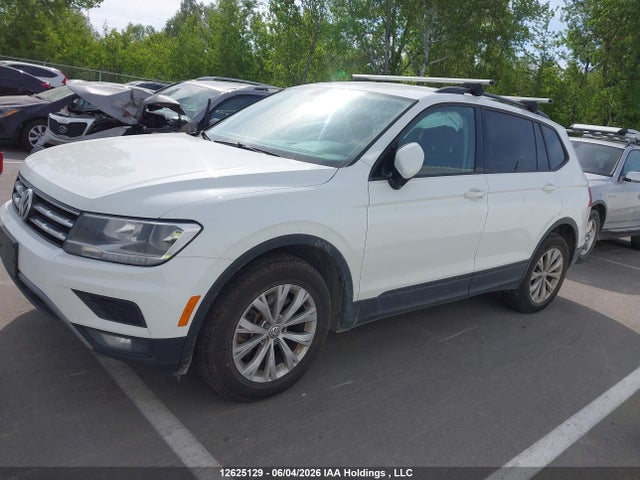 12625129 :رقم المزاد ، 3VV0B7AX2JM145748 vin ، 2018 Volkswagen Tiguan S مزاد بيع