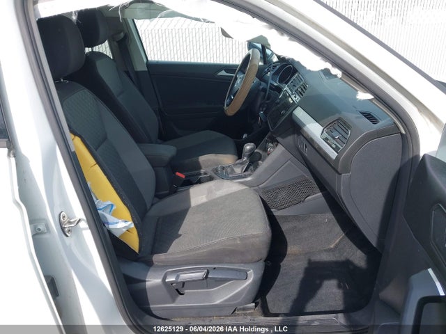 12625129 :رقم المزاد ، 3VV0B7AX2JM145748 vin ، 2018 Volkswagen Tiguan S مزاد بيع
