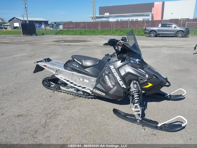 Polaris Polaris 2018 SN1EEC8P3JC158694 main image
