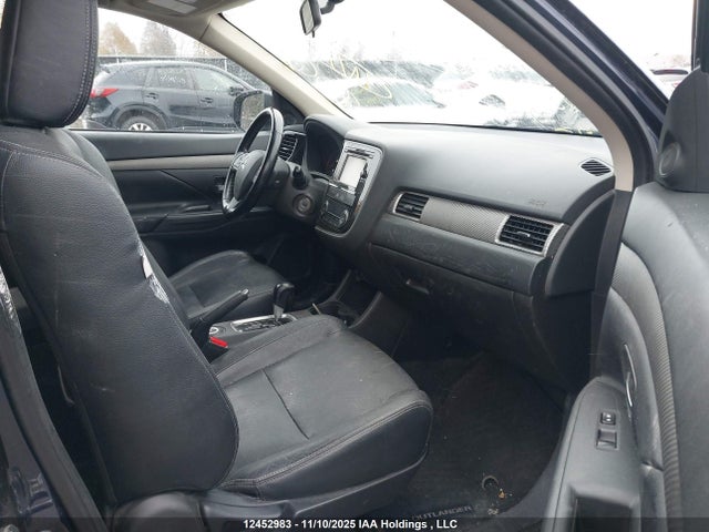 Продаж на аукціоні авто 2014 Mitsubishi Outlander Es, vin: JA4AZ2A3XEZ605641, номер лоту: 12452983