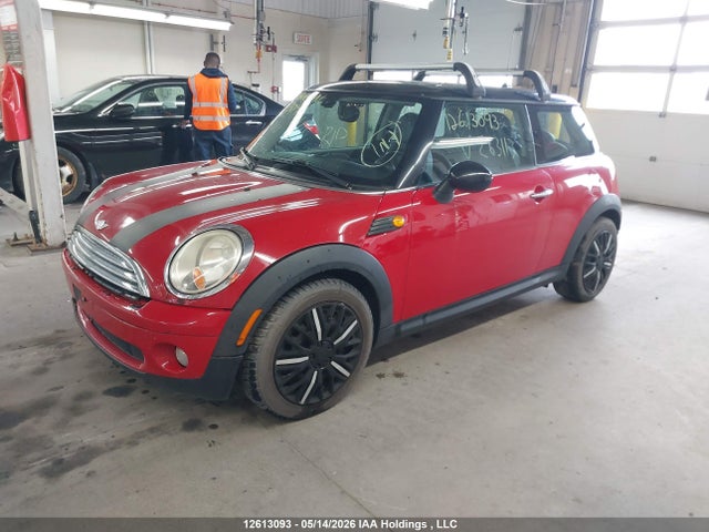 12613093 :رقم المزاد ، WMWMF3C57ATZ63113 vin ، 2010 Mini Cooper Classic مزاد بيع
