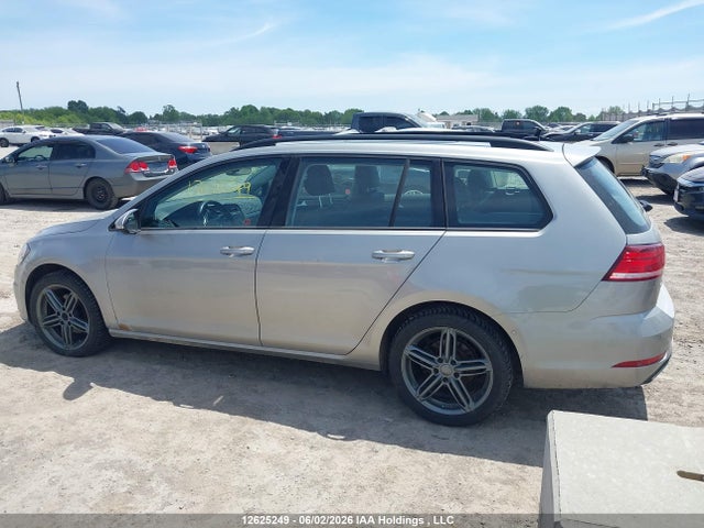 Auction sale of the 2018 Volkswagen Golf Sportwagen S/se, vin: 3VWD17AU2JM761729, lot number: 12625249