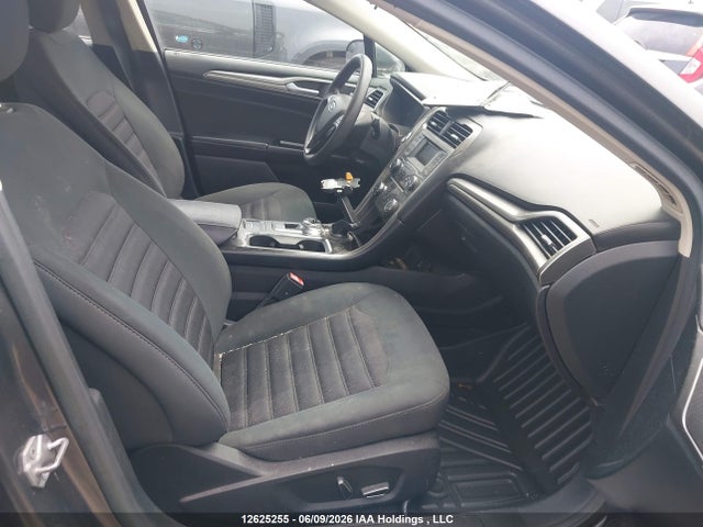 12625255 :رقم المزاد ، 3FA6P0H7XHR202465 vin ، 2017 Ford Fusion Se مزاد بيع
