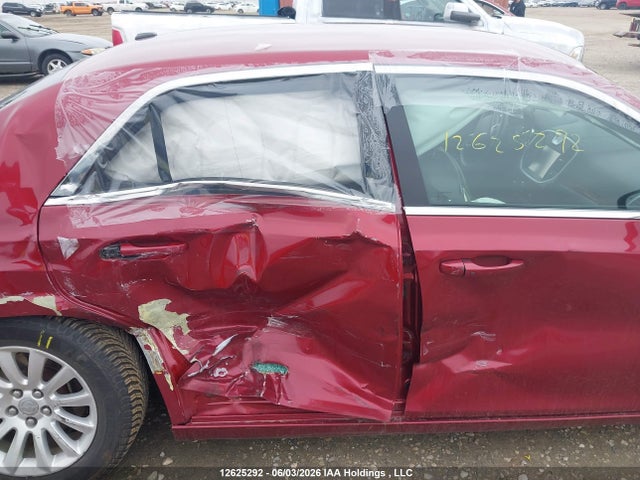 Chrysler 300 2014 2C3CCAAG8EH107133 Image 16