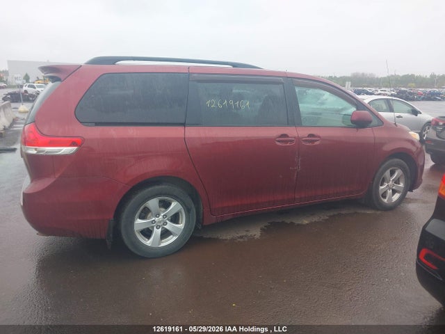 12619161 :رقم المزاد ، 5TDKA3DC0CS012341 vin ، 2012 Toyota Sienna Le مزاد بيع