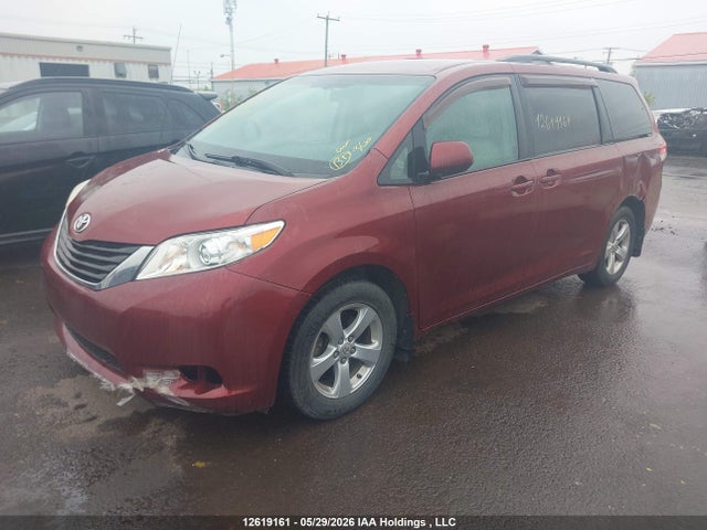 12619161 :رقم المزاد ، 5TDKA3DC0CS012341 vin ، 2012 Toyota Sienna Le مزاد بيع