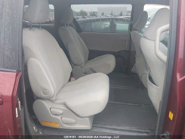 12619161 :رقم المزاد ، 5TDKA3DC0CS012341 vin ، 2012 Toyota Sienna Le مزاد بيع