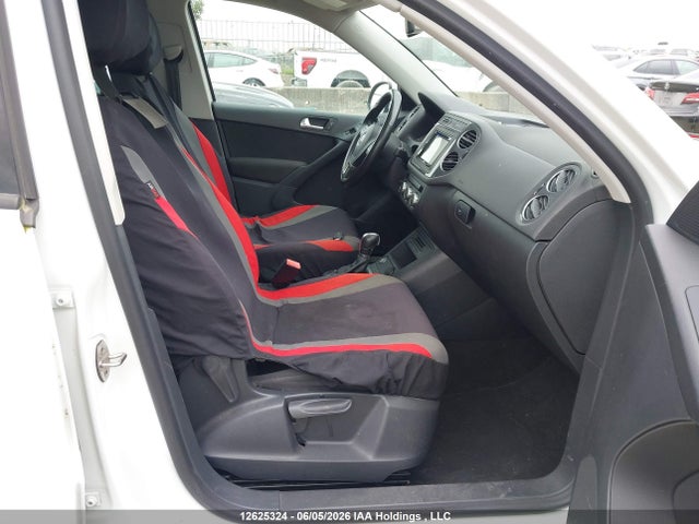 Aukcja sprzedaży 2015 Volkswagen Tiguan Comfortline/highline/special Edition/trendline, vin: WVGJV7AX9FW577735, numer aukcji: 12625324
