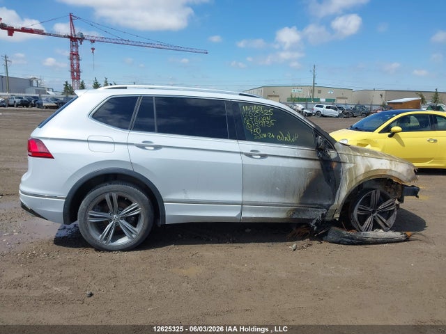 3VV4B7AX4JM137135 Volkswagen Tiguan Sel Premium