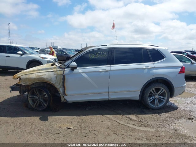 3VV4B7AX4JM137135 Volkswagen Tiguan Sel Premium