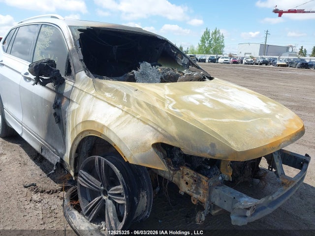 3VV4B7AX4JM137135 Volkswagen Tiguan Sel Premium
