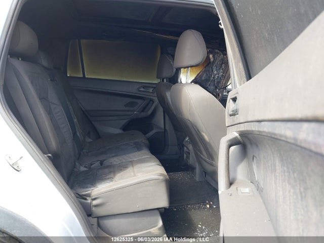 3VV4B7AX4JM137135 Volkswagen Tiguan Sel Premium
