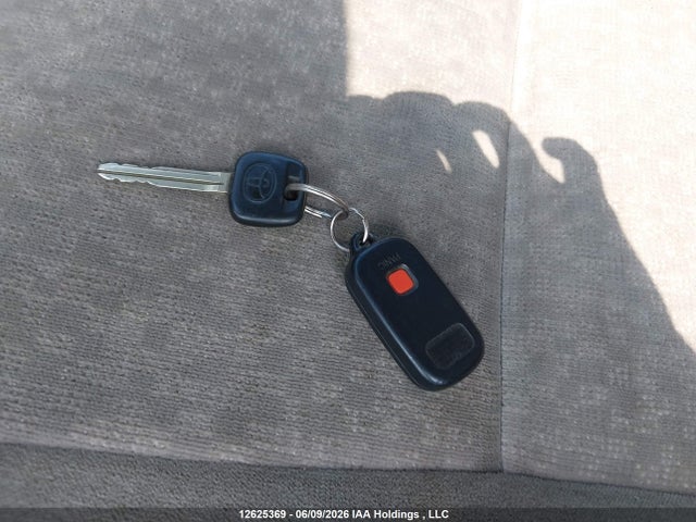 12625369 :رقم المزاد ، 2T1BR32EX3C770421 vin ، 2003 Toyota Corolla Ce/le/s مزاد بيع