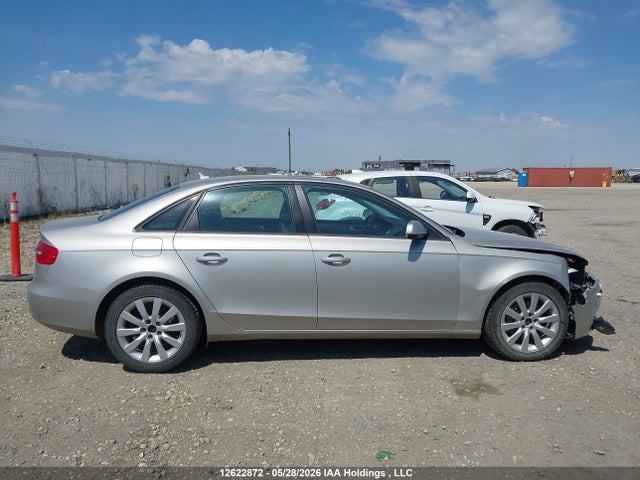 2013 Audi A4 2.0t მანქანა იყიდება აუქციონზე, vin: WAUBFCFL5DN004643, აუქციონის ნომერი: 12622872