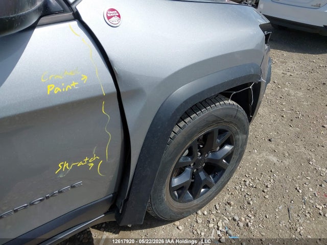 Продаж на аукціоні авто 2015 Jeep Cherokee Trailhawk, vin: 1C4PJMBS9FW724857, номер лоту: 12617920