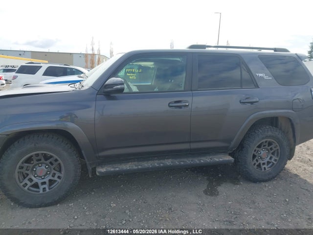 12613444 :رقم المزاد ، JTERU5JR8N6047783 vin ، 2022 Toyota 4runner مزاد بيع