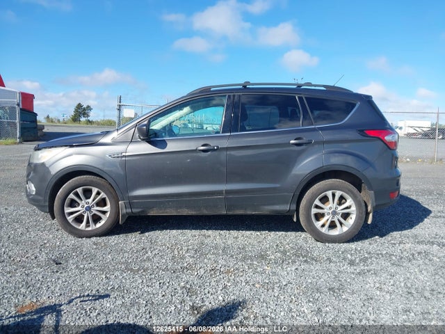 12625415 :رقم المزاد ، 1FMCU9G96HUD31532 vin ، 2017 Ford Escape Se مزاد بيع
