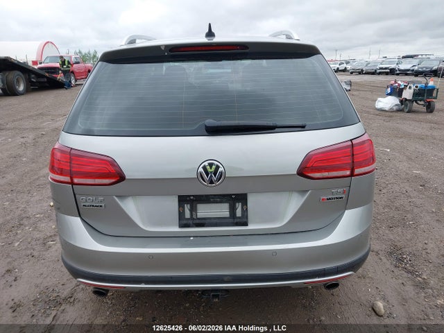 3VWM17AU8JM765459 Volkswagen Golf Alltrack S/se