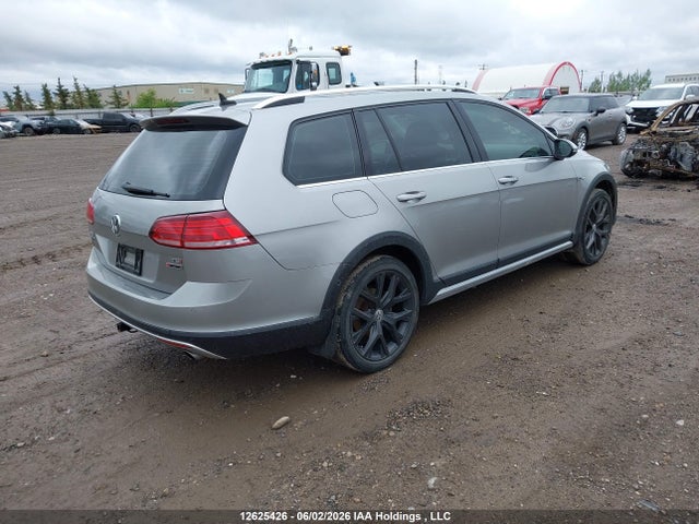 3VWM17AU8JM765459 Volkswagen Golf Alltrack S/se