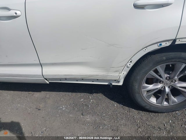 Продажа на аукционе авто 2015 Toyota Highlander Le/le Plus, vin: 5TDBKRFH7FS202845, номер лота: 12625477