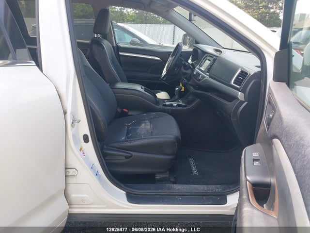 Продажа на аукционе авто 2015 Toyota Highlander Le/le Plus, vin: 5TDBKRFH7FS202845, номер лота: 12625477