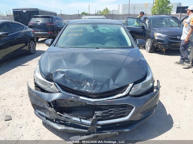 12625495 :رقم المزاد ، 3G1BE5SM3HS517197 vin ، 2017 Chevrolet Cruze Lt Auto مزاد بيع