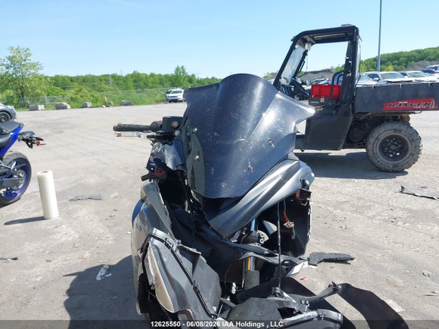 JKAEXEF1XEDA16993 Kawasaki Ex650 F