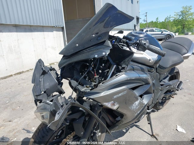 JKAEXEF1XEDA16993 Kawasaki Ex650 F
