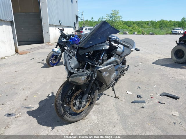 JKAEXEF1XEDA16993 Kawasaki Ex650 F