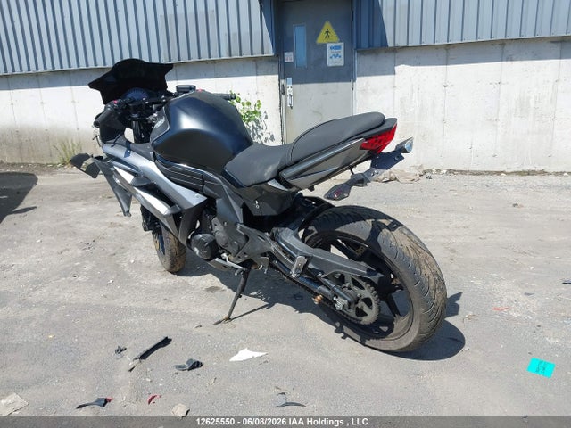 JKAEXEF1XEDA16993 Kawasaki Ex650 F