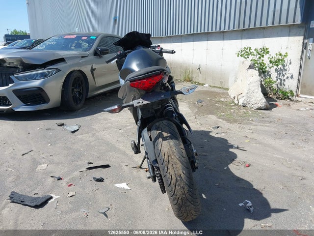 JKAEXEF1XEDA16993 Kawasaki Ex650 F