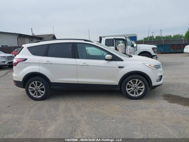 1FMCU9GD1HUE60931 Ford ESCAPE SE
