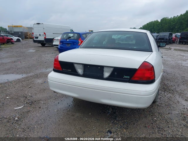 2010 Ford Crown Victoria Police Interceptor მანქანა იყიდება აუქციონზე, vin: 2FABP7BV7AX120568, აუქციონის ნომერი: 12625589