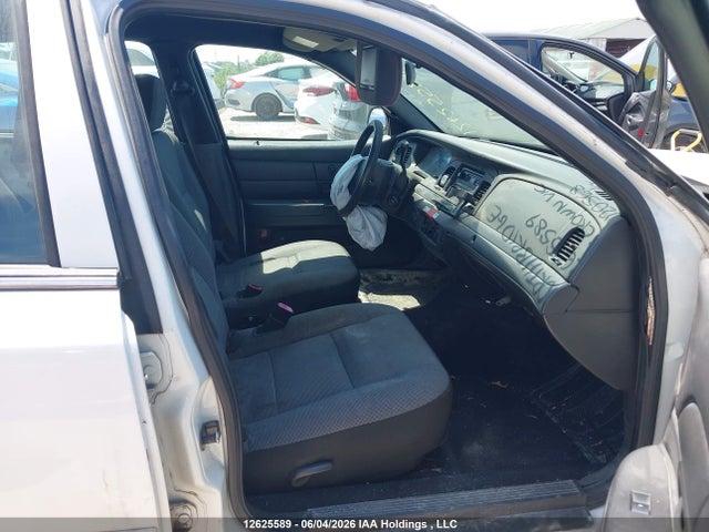 2010 Ford Crown Victoria Police Interceptor მანქანა იყიდება აუქციონზე, vin: 2FABP7BV7AX120568, აუქციონის ნომერი: 12625589