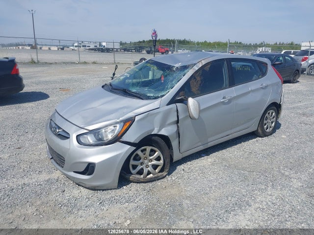 2013 Hyundai Accent Gls/gs მანქანა იყიდება აუქციონზე, vin: KMHCT5AE6DU112341, აუქციონის ნომერი: 12625678