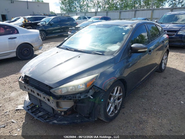 Ford FOCUS SE 2015 1FADP3K22FL211601 Image 2