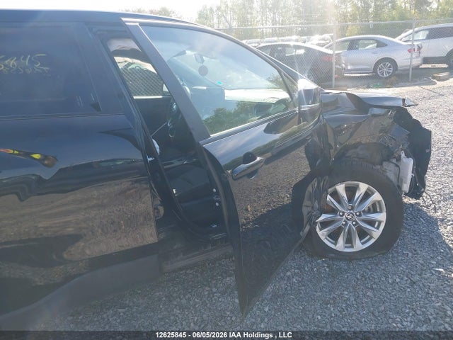 Toyota Corolla Cross Le 2025 7MUCAABG0SV123183 Image 12