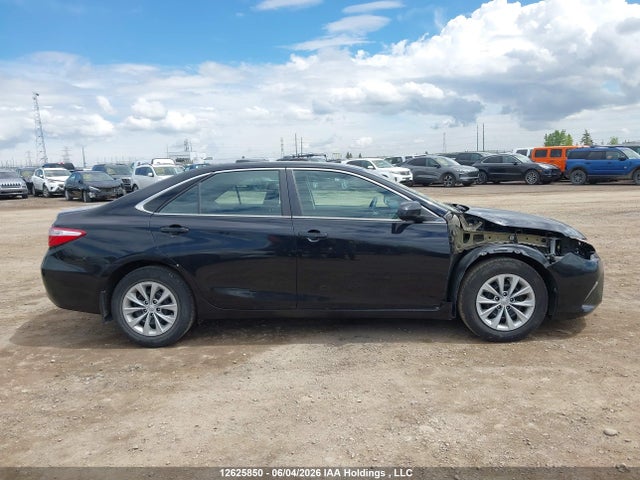 12625850 :رقم المزاد ، 4T1BF1FK4HU353430 vin ، 2017 Toyota Camry Le مزاد بيع