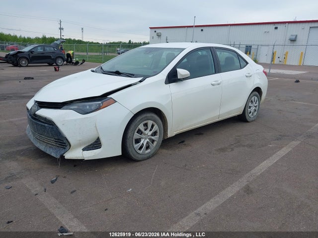 Toyota COROLLA CE 2018 2T1BURHE5JC979913 Image 2
