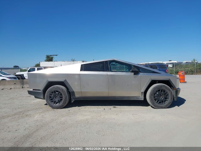 12625952 :رقم المزاد ، 7G2CEHED9SA063380 vin ، 2025 Tesla Cybertruck Awd مزاد بيع
