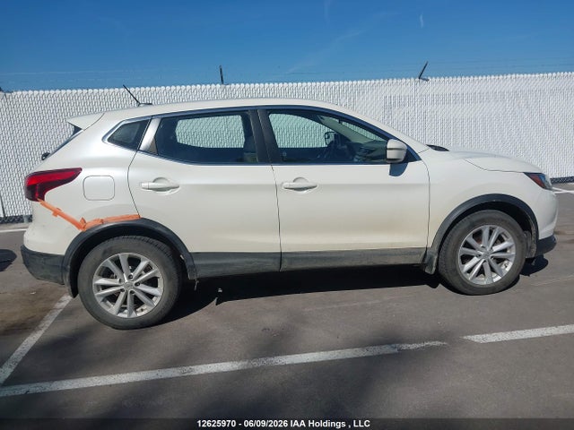 Продаж на аукціоні авто 2017 Nissan Qashqai, vin: JN1BJ1CR4HW101821, номер лоту: 12625970