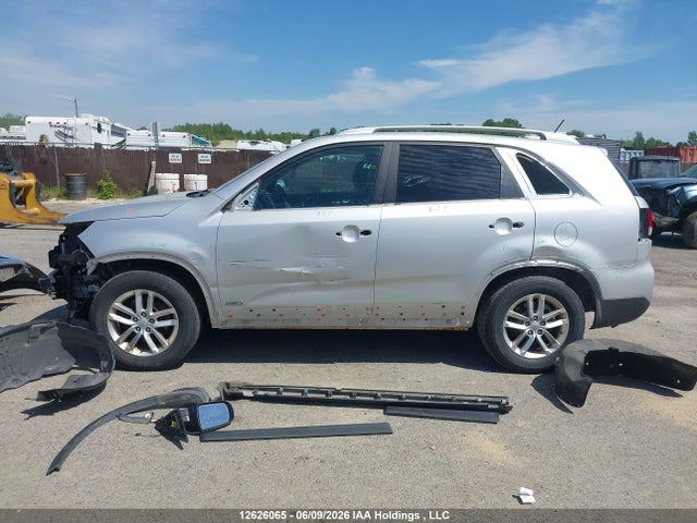 Продажа на аукционе авто 2015 Kia Sorento Lx/lx Premium, vin: 5XYKTCA61FG552050, номер лота: 12626065