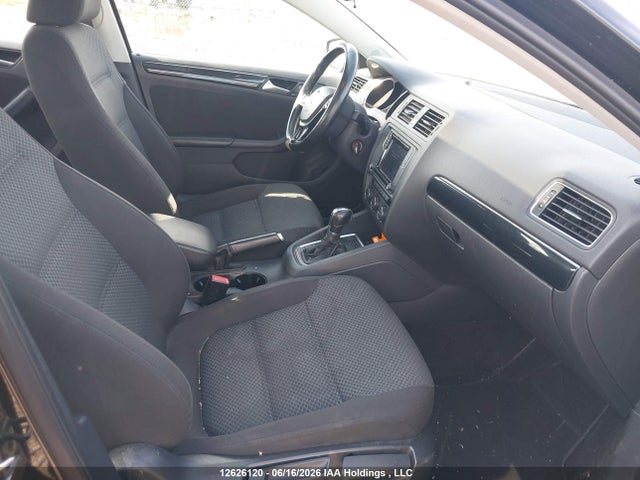 3VWD67AJ7GM308285 Volkswagen JETTA SE