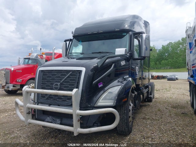 Volvo VNL 2020 4V4NC9EJ6LN222668 Image 2