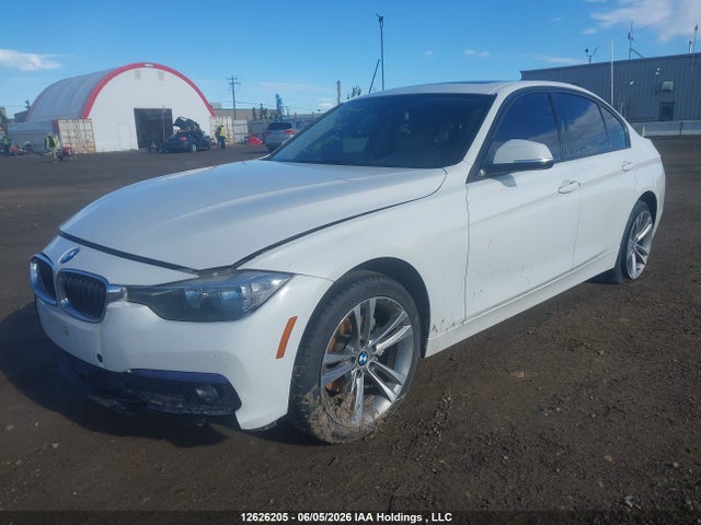 BMW 320i Xdrive 2016 WBA8A3C55GK689781 Image 2