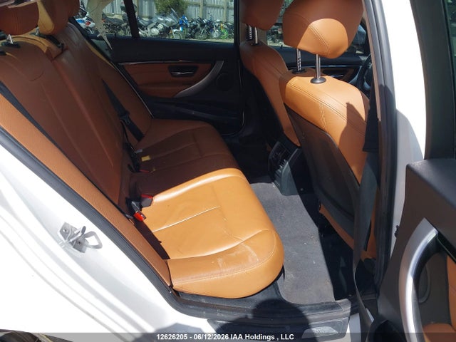 BMW 320i Xdrive 2016 WBA8A3C55GK689781 Image 8