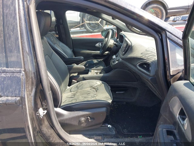 Chrysler Pacifica Limited 2025 2C4RC1GG2SR601720 Image 5